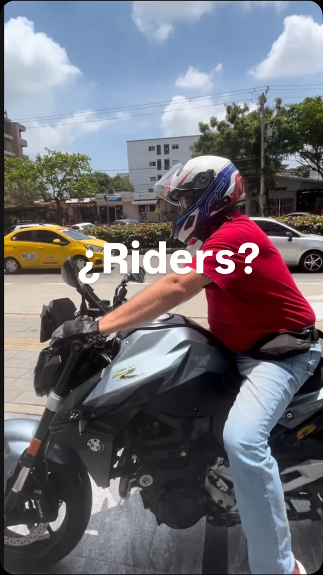 Ahora nuestro paciente si puede disfrutar de sus rodadas en su BMW 900R. Si también eres motero te esperamos.

#motos #motosbmw #motoshonda #rider
